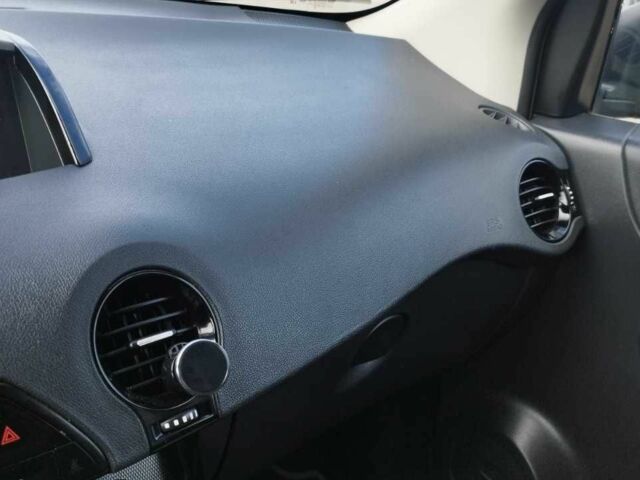 Сірий Рено Колеос, об'ємом двигуна 2.5 л та пробігом 180 тис. км за 9990 $, фото 7 на Automoto.ua