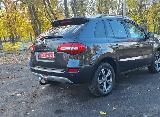 Рено Колеос 2013 в Новоархангельске на Automoto.ua Серый Рено Колеос, объемом двигателя 2 л и пробегом 161 тыс. км за 13300 $, фото 5 на Automoto.ua