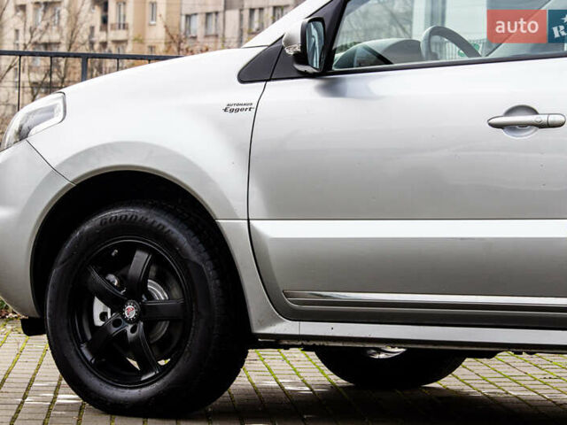 Серый Рено Колеос, объемом двигателя 2 л и пробегом 97 тыс. км за 13900 $, фото 16 на Automoto.ua