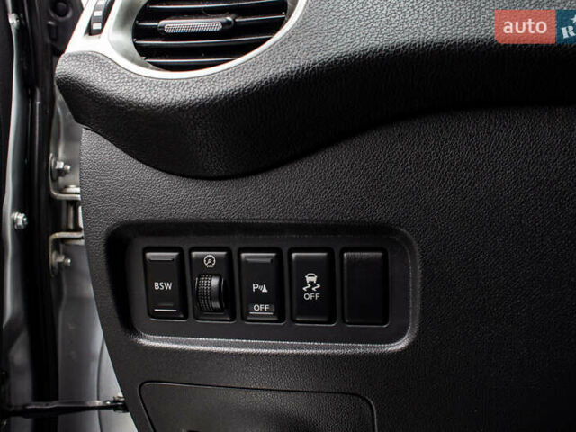 Серый Рено Колеос, объемом двигателя 2 л и пробегом 97 тыс. км за 13900 $, фото 43 на Automoto.ua