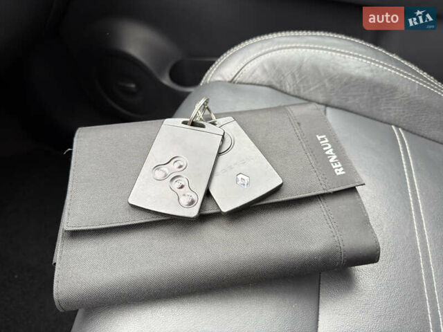 Серый Рено Колеос, объемом двигателя 2.5 л и пробегом 176 тыс. км за 14000 $, фото 64 на Automoto.ua