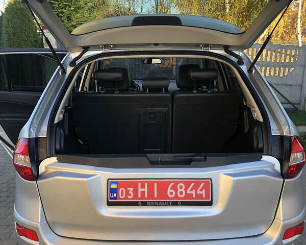 Сірий Рено Колеос, об'ємом двигуна 2 л та пробігом 96 тис. км за 13550 $, фото 20 на Automoto.ua