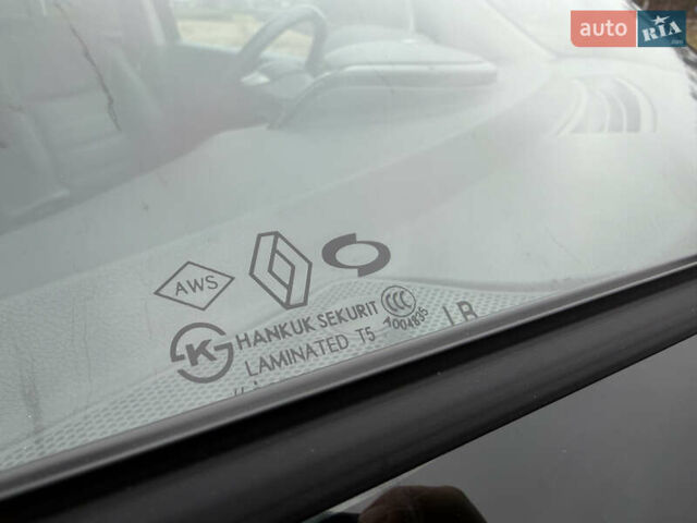 Серый Рено Колеос, объемом двигателя 2.5 л и пробегом 176 тыс. км за 14000 $, фото 20 на Automoto.ua