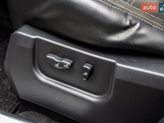 Серый Рено Колеос, объемом двигателя 2 л и пробегом 97 тыс. км за 13900 $, фото 41 на Automoto.ua