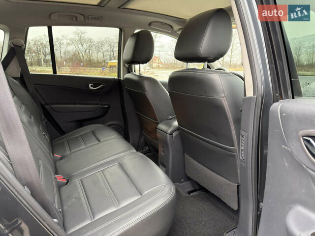 Серый Рено Колеос, объемом двигателя 2.5 л и пробегом 176 тыс. км за 14000 $, фото 45 на Automoto.ua