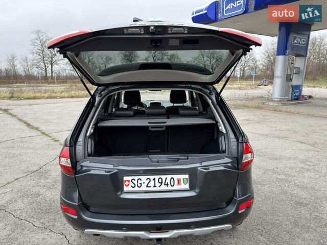 Серый Рено Колеос, объемом двигателя 2.5 л и пробегом 176 тыс. км за 14000 $, фото 51 на Automoto.ua