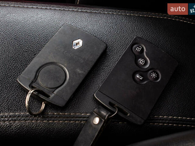 Серый Рено Колеос, объемом двигателя 2 л и пробегом 97 тыс. км за 13900 $, фото 56 на Automoto.ua