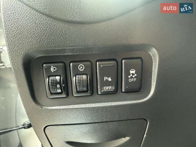 Сірий Рено Колеос, об'ємом двигуна 2 л та пробігом 90 тис. км за 12950 $, фото 17 на Automoto.ua