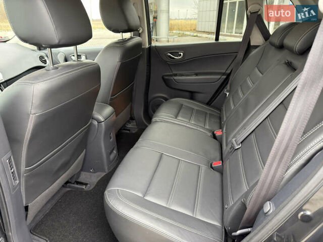 Серый Рено Колеос, объемом двигателя 2.5 л и пробегом 176 тыс. км за 14000 $, фото 47 на Automoto.ua