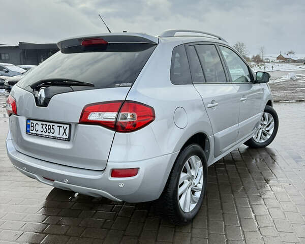 Сірий Рено Колеос, об'ємом двигуна 2 л та пробігом 90 тис. км за 12950 $, фото 4 на Automoto.ua