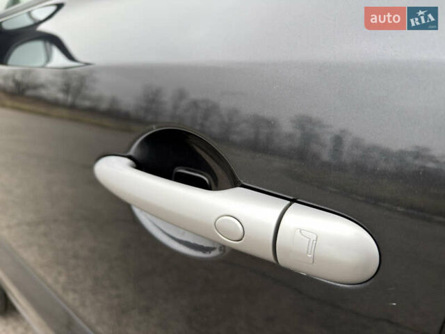 Серый Рено Колеос, объемом двигателя 2.5 л и пробегом 176 тыс. км за 14000 $, фото 21 на Automoto.ua