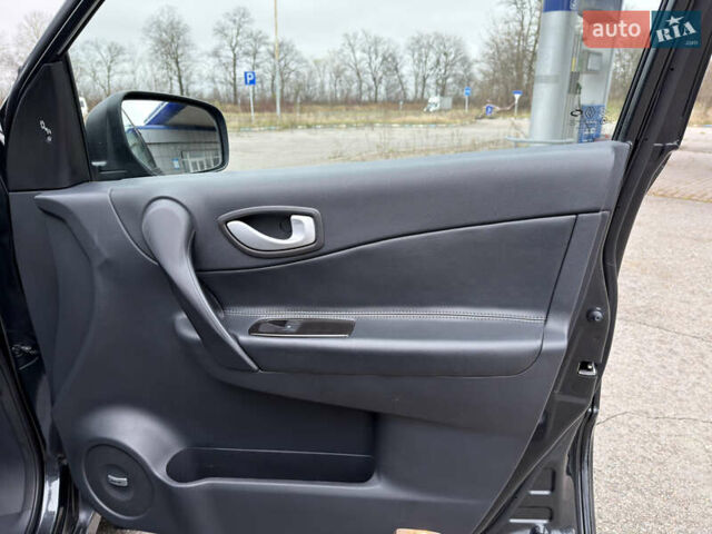 Серый Рено Колеос, объемом двигателя 2.5 л и пробегом 176 тыс. км за 14000 $, фото 36 на Automoto.ua