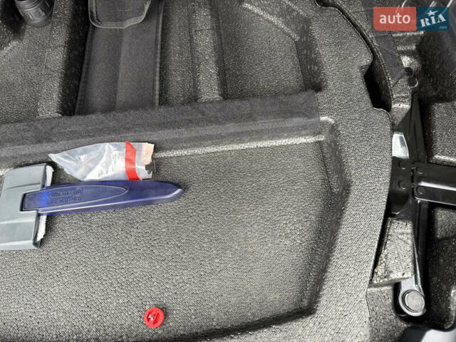 Серый Рено Колеос, объемом двигателя 2.5 л и пробегом 176 тыс. км за 14000 $, фото 55 на Automoto.ua