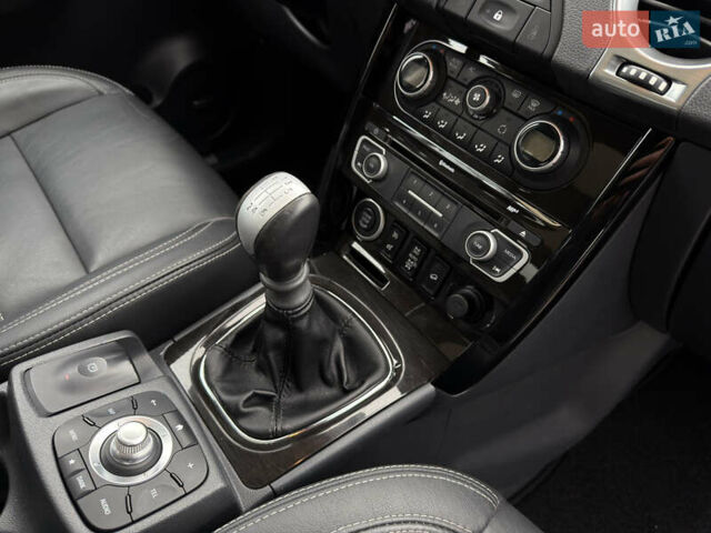 Серый Рено Колеос, объемом двигателя 2.5 л и пробегом 176 тыс. км за 14000 $, фото 39 на Automoto.ua