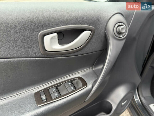 Серый Рено Колеос, объемом двигателя 2.5 л и пробегом 176 тыс. км за 14000 $, фото 30 на Automoto.ua