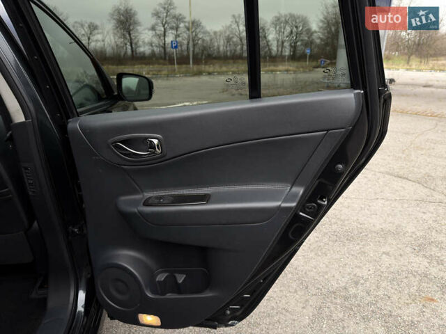 Серый Рено Колеос, объемом двигателя 2.5 л и пробегом 176 тыс. км за 14000 $, фото 44 на Automoto.ua