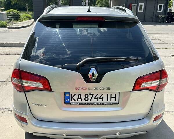 Сірий Рено Колеос, об'ємом двигуна 2 л та пробігом 85 тис. км за 11900 $, фото 4 на Automoto.ua