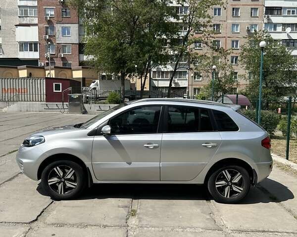 Сірий Рено Колеос, об'ємом двигуна 2 л та пробігом 85 тис. км за 11900 $, фото 7 на Automoto.ua