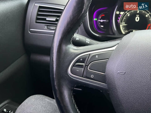 Рено Колеос 2017 в Черкассах на Automoto.ua Серый Рено Колеос, объемом двигателя 2 л и пробегом 150 тыс. км за 18300 $, фото 43 на Automoto.ua