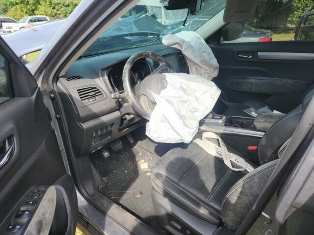 Серый Рено Колеос, объемом двигателя 0 л и пробегом 127 тыс. км за 9800 $, фото 4 на Automoto.ua