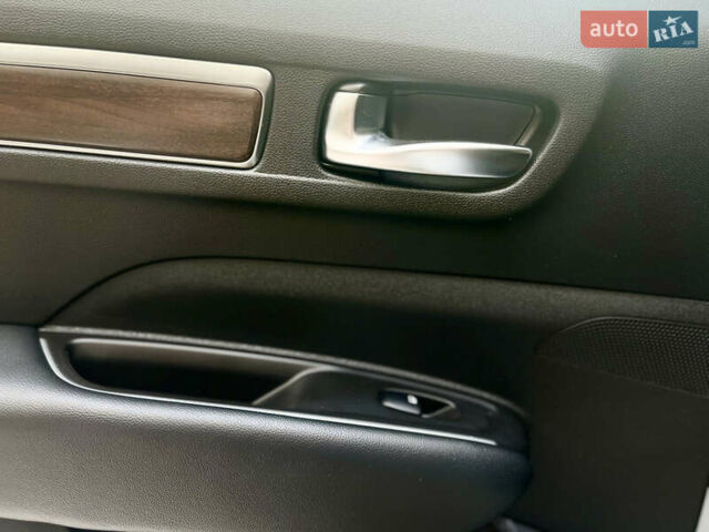 Серый Рено Колеос, объемом двигателя 1.75 л и пробегом 152 тыс. км за 24700 $, фото 22 на Automoto.ua