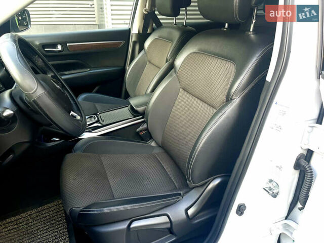 Серый Рено Колеос, объемом двигателя 1.75 л и пробегом 152 тыс. км за 25800 $, фото 14 на Automoto.ua