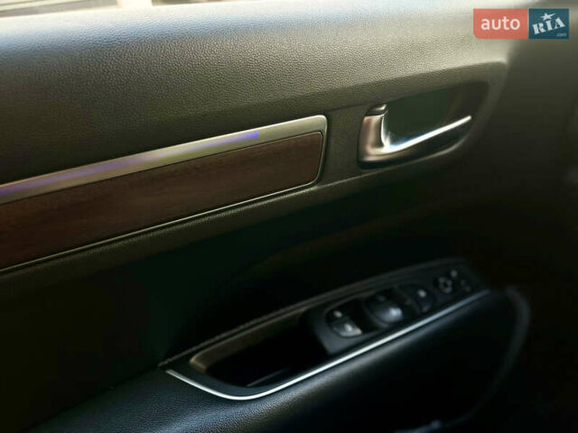 Серый Рено Колеос, объемом двигателя 1.75 л и пробегом 152 тыс. км за 24700 $, фото 16 на Automoto.ua