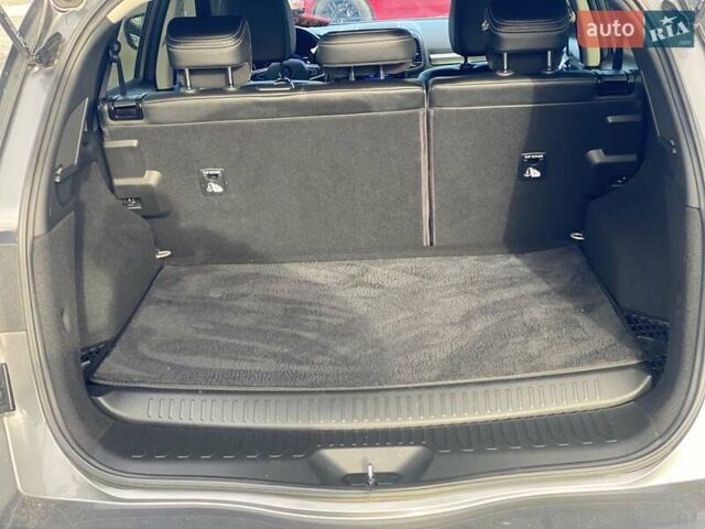 Серый Рено Колеос, объемом двигателя 2 л и пробегом 65 тыс. км за 18500 $, фото 5 на Automoto.ua