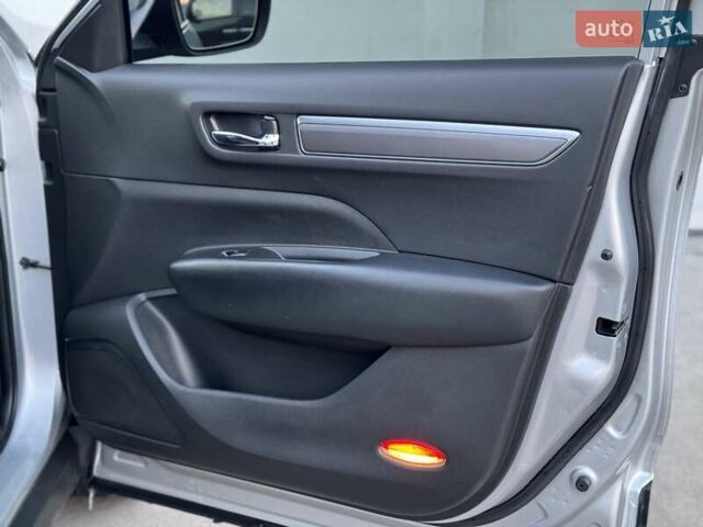 Серый Рено Колеос, объемом двигателя 2 л и пробегом 165 тыс. км за 18900 $, фото 44 на Automoto.ua