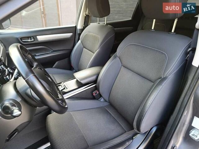 Серый Рено Колеос, объемом двигателя 2.49 л и пробегом 36 тыс. км за 25500 $, фото 31 на Automoto.ua