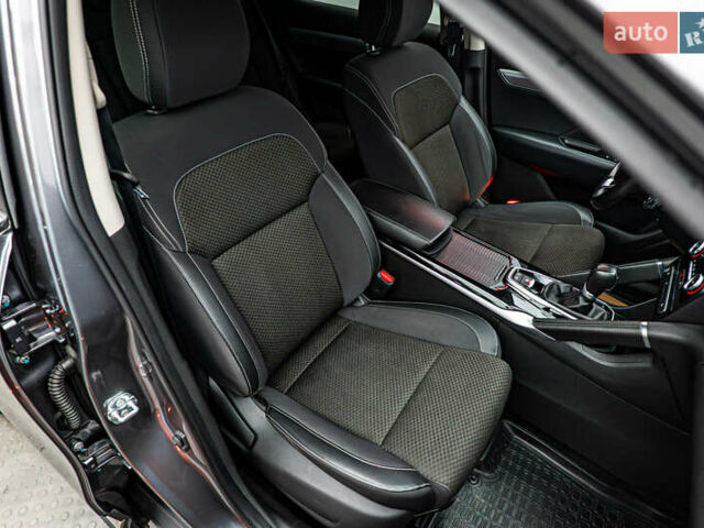 Серый Рено Колеос, объемом двигателя 2.5 л и пробегом 79 тыс. км за 23504 $, фото 18 на Automoto.ua