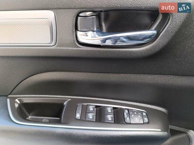 Серый Рено Колеос, объемом двигателя 2.49 л и пробегом 36 тыс. км за 25500 $, фото 33 на Automoto.ua