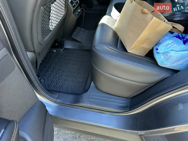 Сірий Рено Колеос, об'ємом двигуна 2.49 л та пробігом 50 тис. км за 27300 $, фото 25 на Automoto.ua