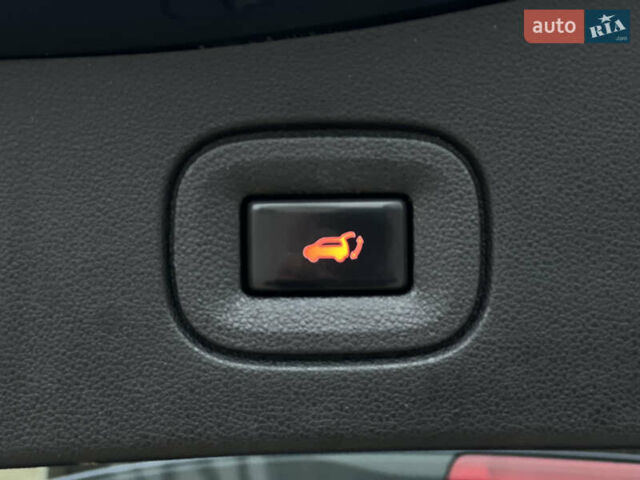 Синій Рено Колеос, об'ємом двигуна 2 л та пробігом 175 тис. км за 18499 $, фото 27 на Automoto.ua