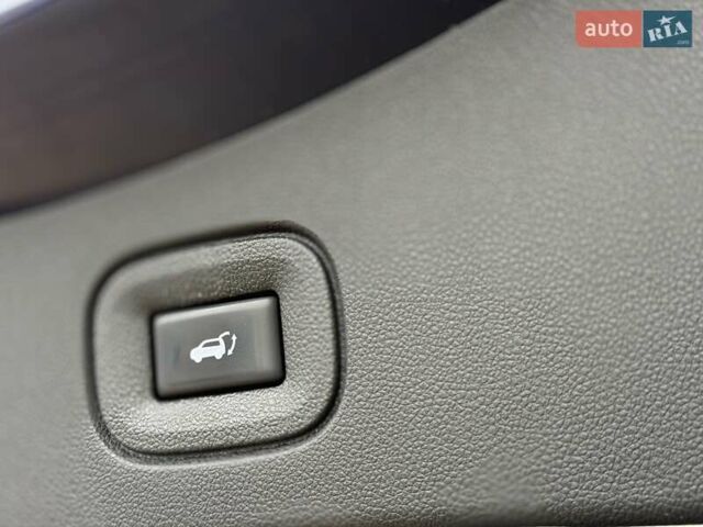 Синий Рено Колеос, объемом двигателя 2 л и пробегом 74 тыс. км за 25800 $, фото 7 на Automoto.ua