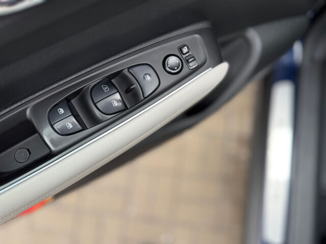 Синий Рено Колеос, объемом двигателя 2 л и пробегом 74 тыс. км за 25800 $, фото 28 на Automoto.ua