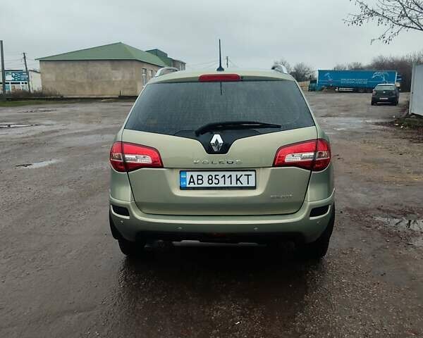Зеленый Рено Колеос, объемом двигателя 2.49 л и пробегом 258 тыс. км за 7800 $, фото 3 на Automoto.ua