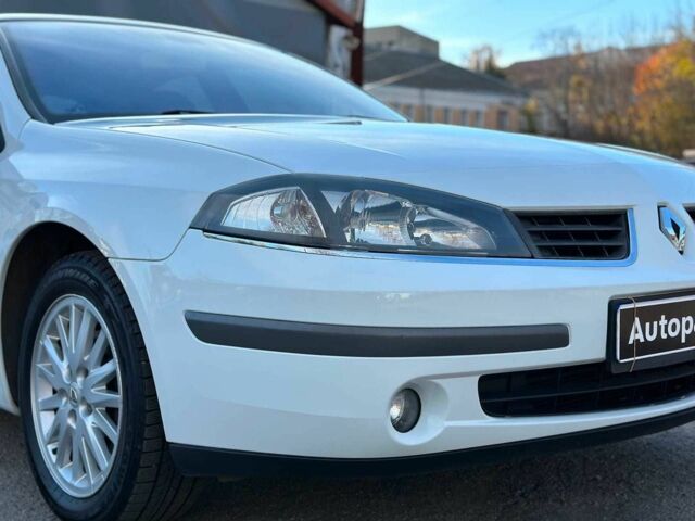 Белый Рено Лагуна, объемом двигателя 1.9 л и пробегом 231 тыс. км за 4990 $, фото 15 на Automoto.ua