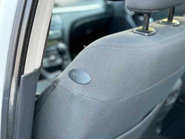 Белый Рено Лагуна, объемом двигателя 1.9 л и пробегом 231 тыс. км за 4990 $, фото 21 на Automoto.ua