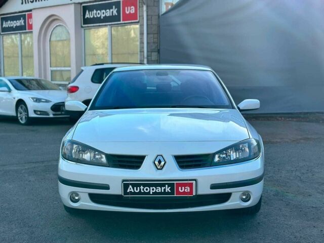Белый Рено Лагуна, объемом двигателя 1.9 л и пробегом 231 тыс. км за 4990 $, фото 1 на Automoto.ua