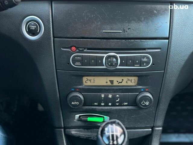 Белый Рено Лагуна, объемом двигателя 1.9 л и пробегом 231 тыс. км за 4990 $, фото 6 на Automoto.ua