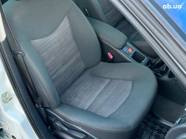 Белый Рено Лагуна, объемом двигателя 1.9 л и пробегом 231 тыс. км за 4990 $, фото 36 на Automoto.ua