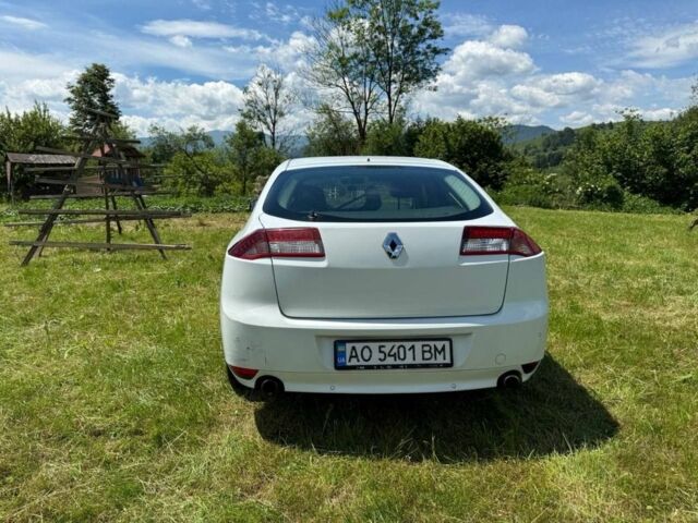Білий Рено Лагуна, об'ємом двигуна 2 л та пробігом 290 тис. км за 5600 $, фото 5 на Automoto.ua