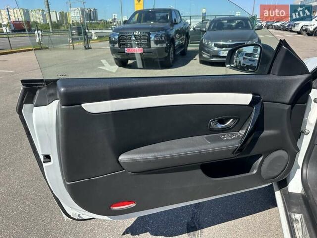 Білий Рено Лагуна, об'ємом двигуна 2 л та пробігом 242 тис. км за 8700 $, фото 12 на Automoto.ua