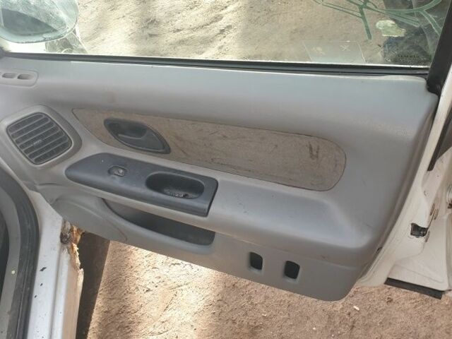 Білий Рено Лагуна, об'ємом двигуна 0 л та пробігом 1000 тис. км за 500 $, фото 6 на Automoto.ua