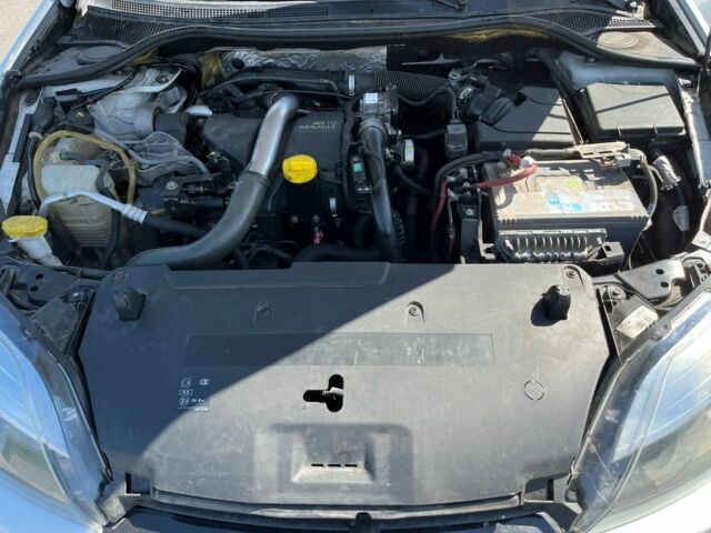 Белый Рено Лагуна, объемом двигателя 1.5 л и пробегом 390 тыс. км за 7800 $, фото 5 на Automoto.ua