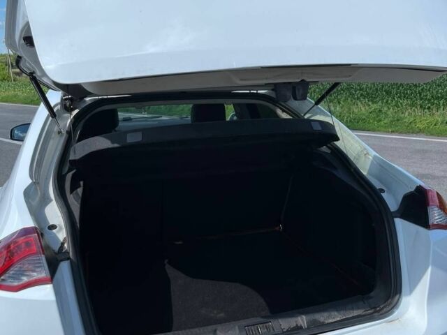 Белый Рено Лагуна, объемом двигателя 1.5 л и пробегом 390 тыс. км за 7800 $, фото 4 на Automoto.ua