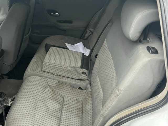 Білий Рено Лагуна, об'ємом двигуна 1.9 л та пробігом 210 тис. км за 1900 $, фото 7 на Automoto.ua