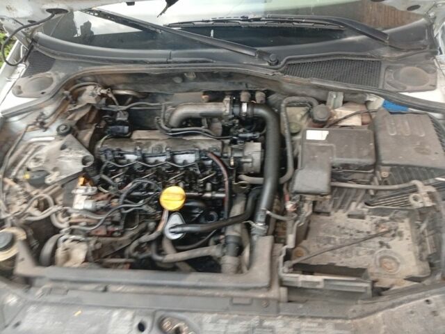 Білий Рено Лагуна, об'ємом двигуна 1.9 л та пробігом 65 тис. км за 799 $, фото 9 на Automoto.ua