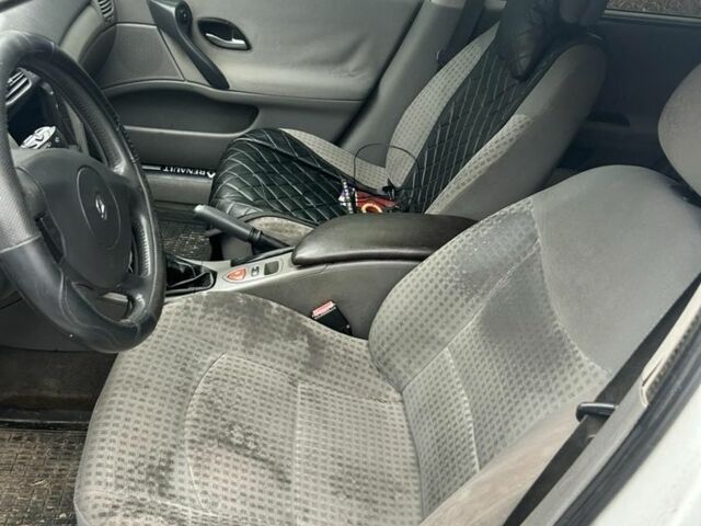 Білий Рено Лагуна, об'ємом двигуна 1.9 л та пробігом 210 тис. км за 1900 $, фото 6 на Automoto.ua